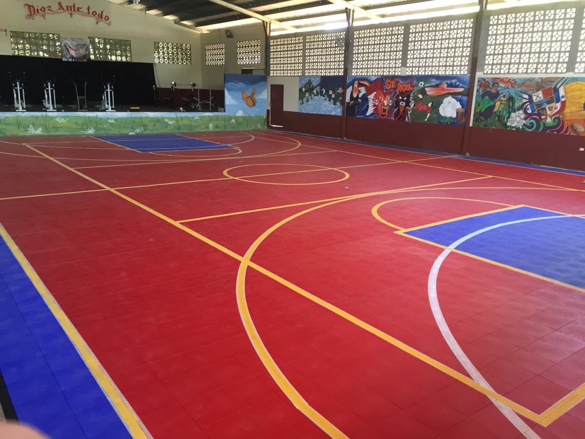 Cancha escolar techada